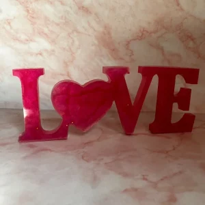 LOVE FUSHIA EN RESINE EPOXY