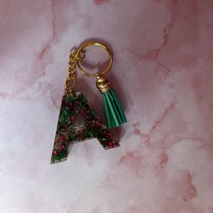 porte clé A vert et fushia en résine époxy