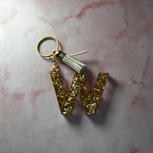 PORTE CLE W DOREE EN RESINE EPOXY