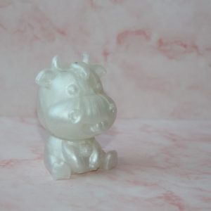 vache blanc en résine époxy